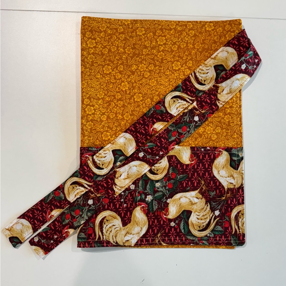 Hand Crafted Rooster Patterned Apron - Picture 2 of 8